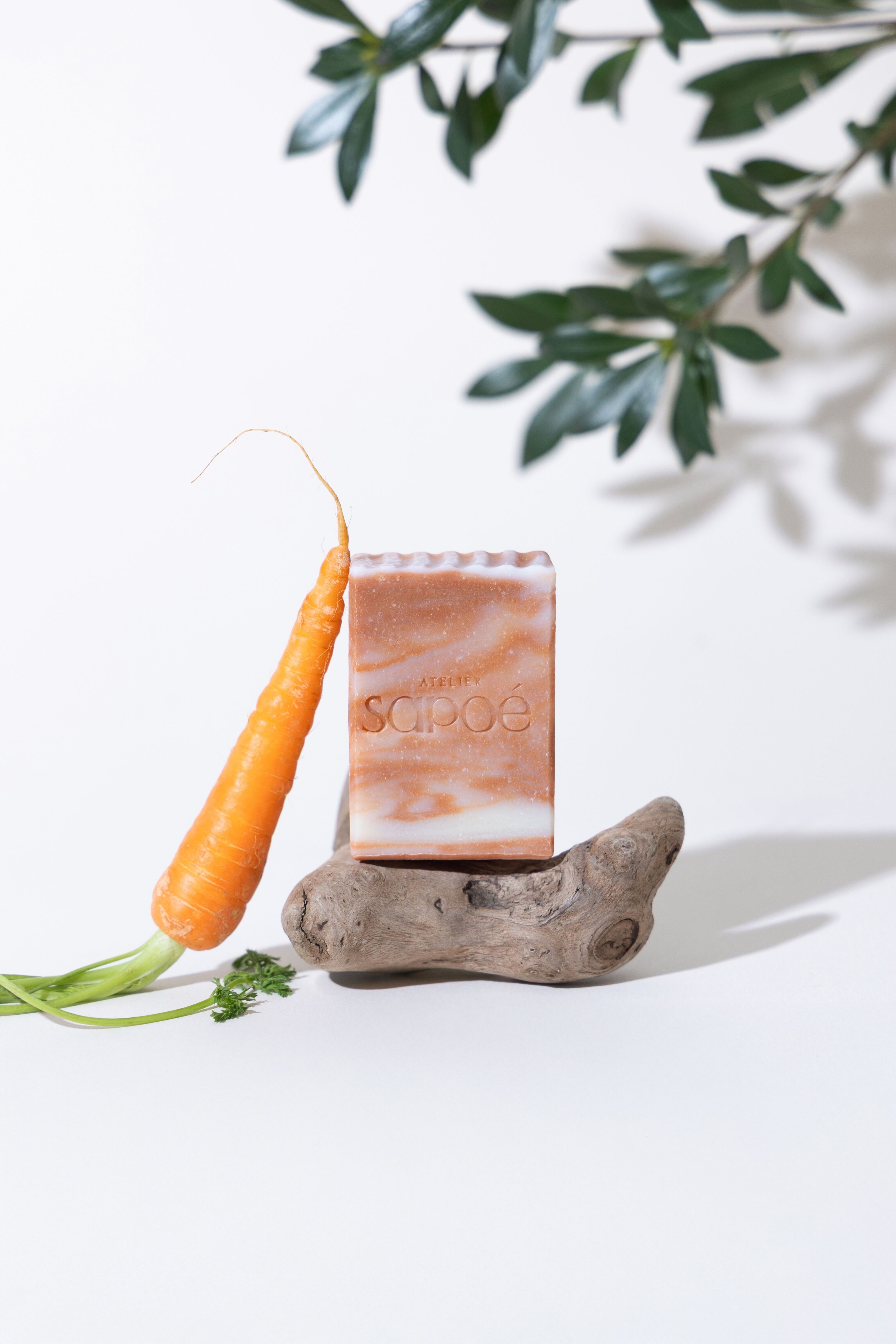 Sapone con argilla rossa e macerato di carota