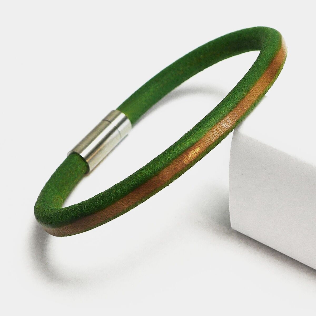 Leather Star RD64 – Colorful leather bracelet for men that puts you in a good mood