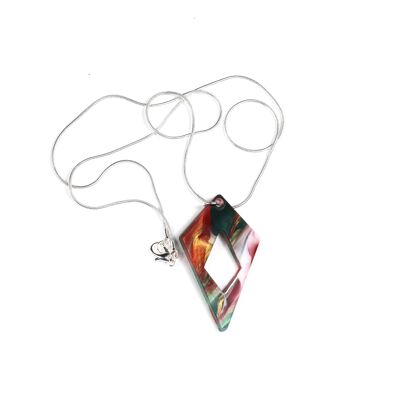 Green, Red and White Necklace: Add a Touch of Passion to Your Everyday Look