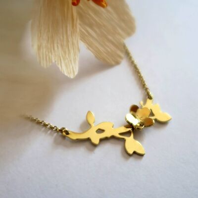 collana di fiori d'arancio dorati