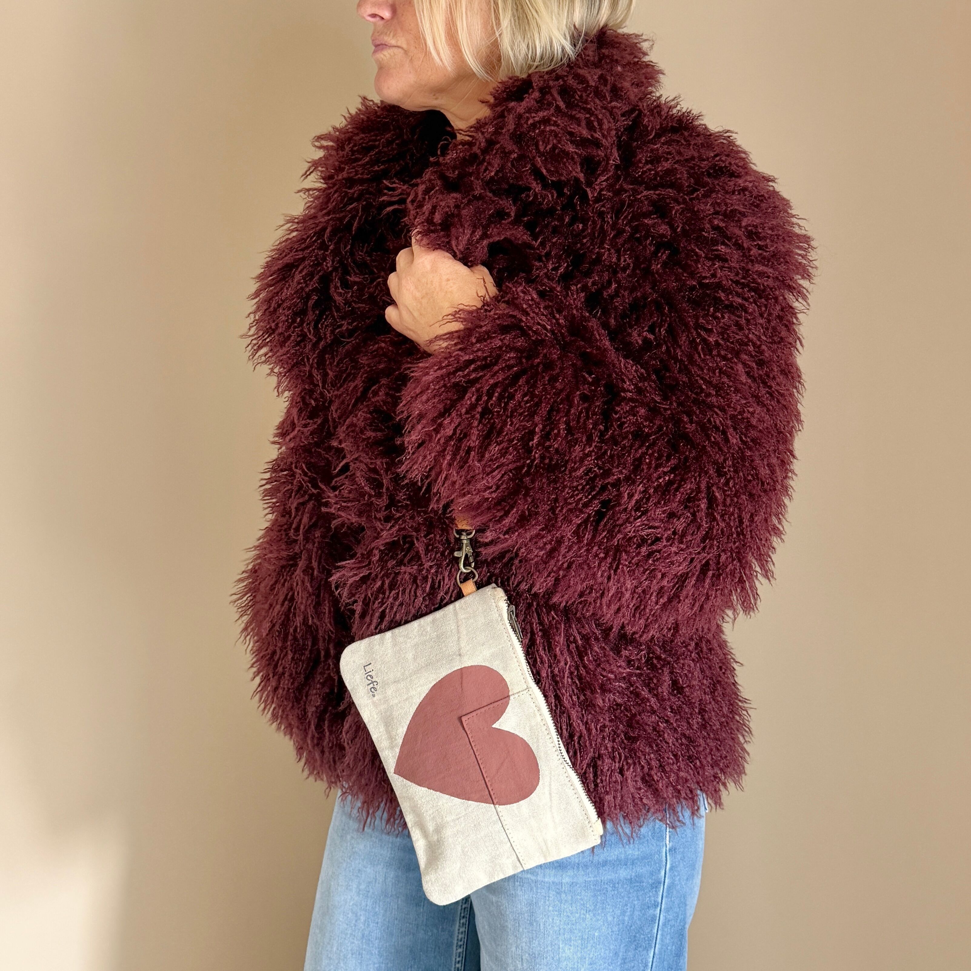Clutch a forma di cuore bordeaux (tela leggera vintage) dipinta a mano NUOVA