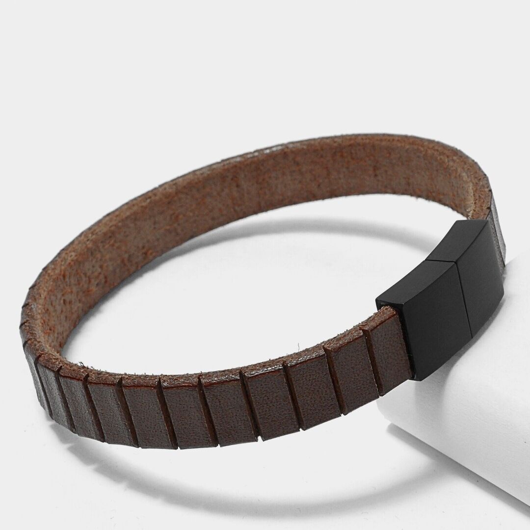 Leather Star HL83 – Brown leather men’s bracelet with black magnetic clasp