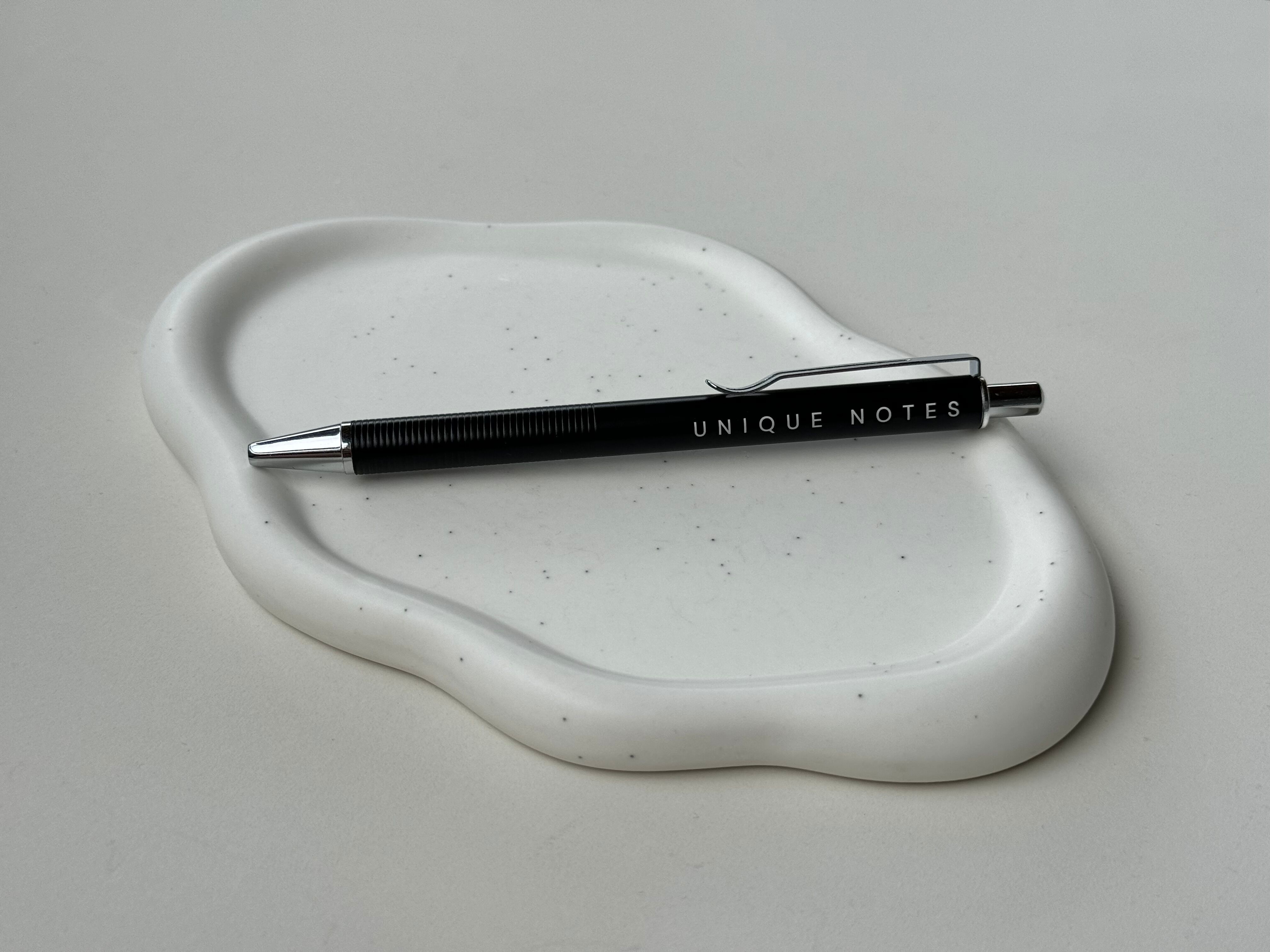 Penna a sfera in metallo nera