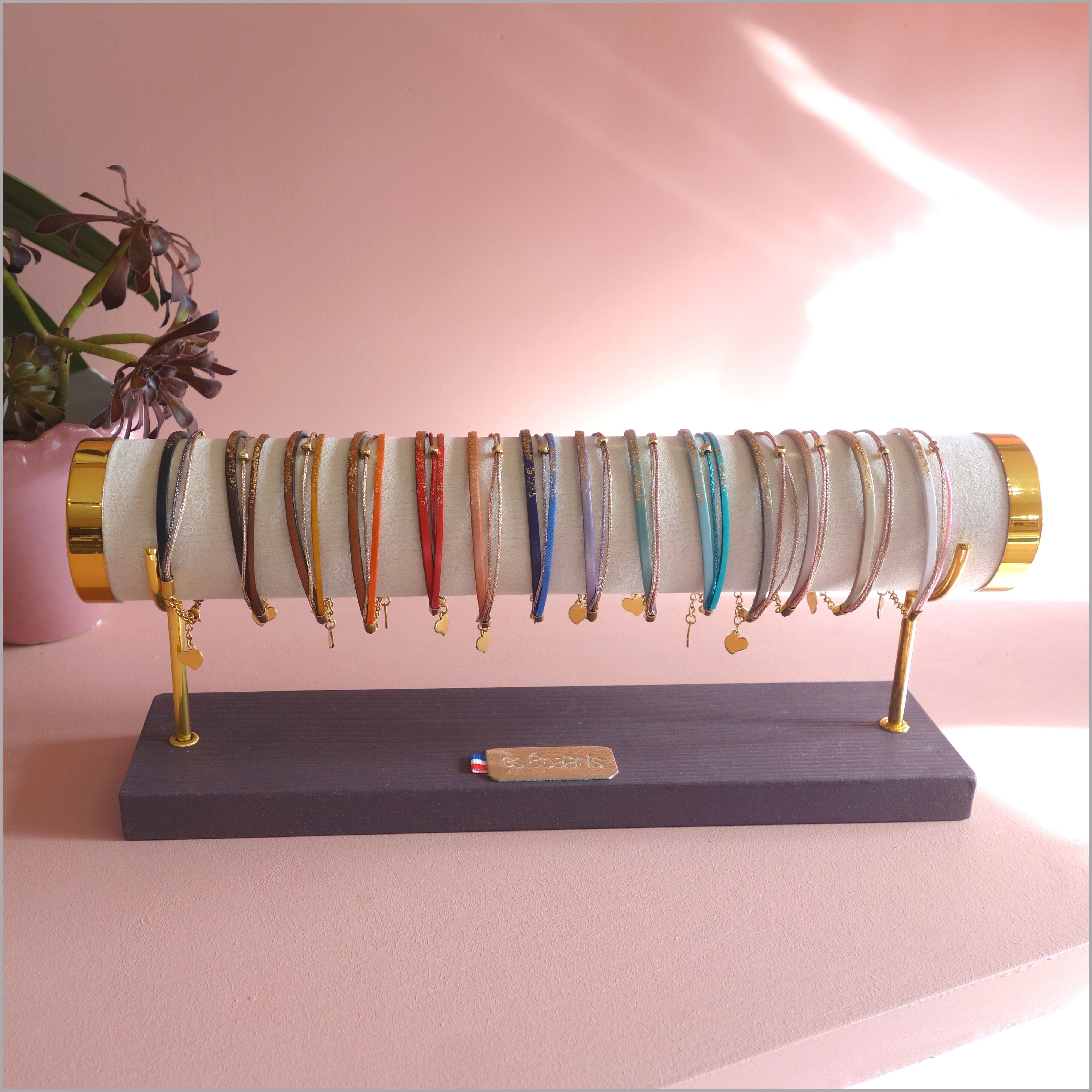 PACKUNG MIT DAMENARMBÄNDERN AUS ECHTEM LEDER MIT LAME UND PATRONEN + PRÄSENTATIONSSTÄNDER