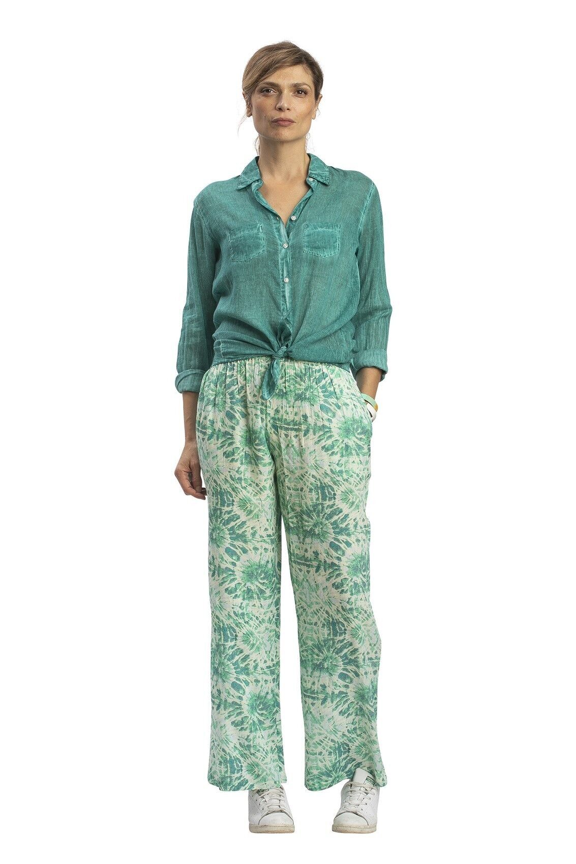 Camicetta lavata color smeraldo, maniche lunghe, 2 tasche, 100% cotone (SMLXL)