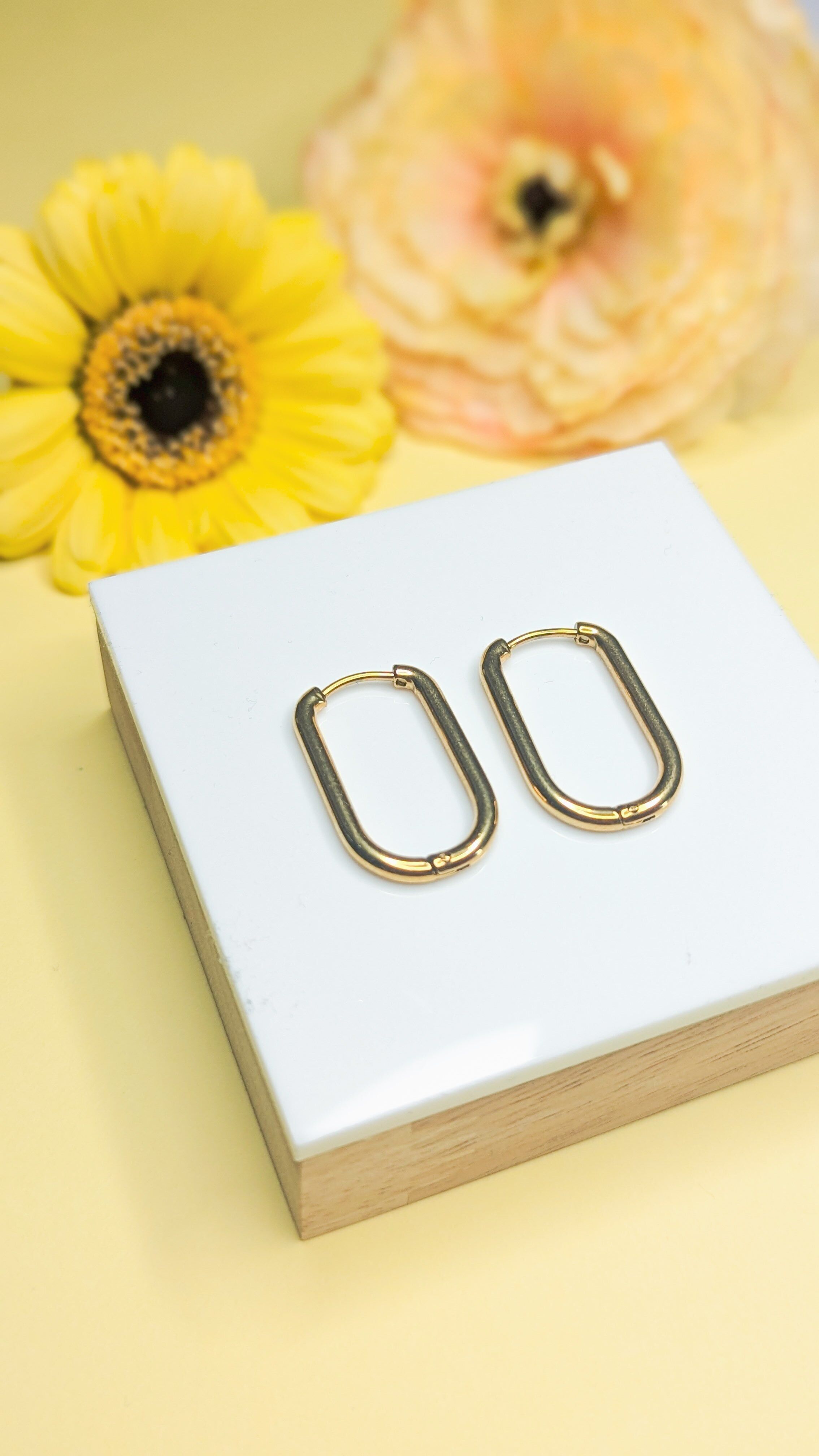 Ovale Creolen aus Edelstahl