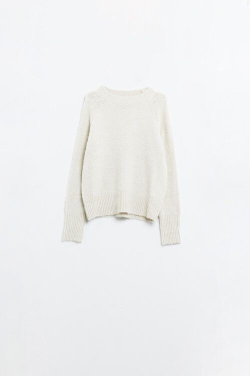 Basic Knited Crew Neck Sweater in cream color