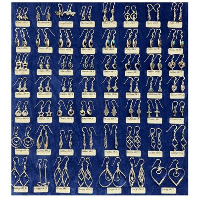 Superbe présentoir de boucles d'oreilles sur suédine bleu roi