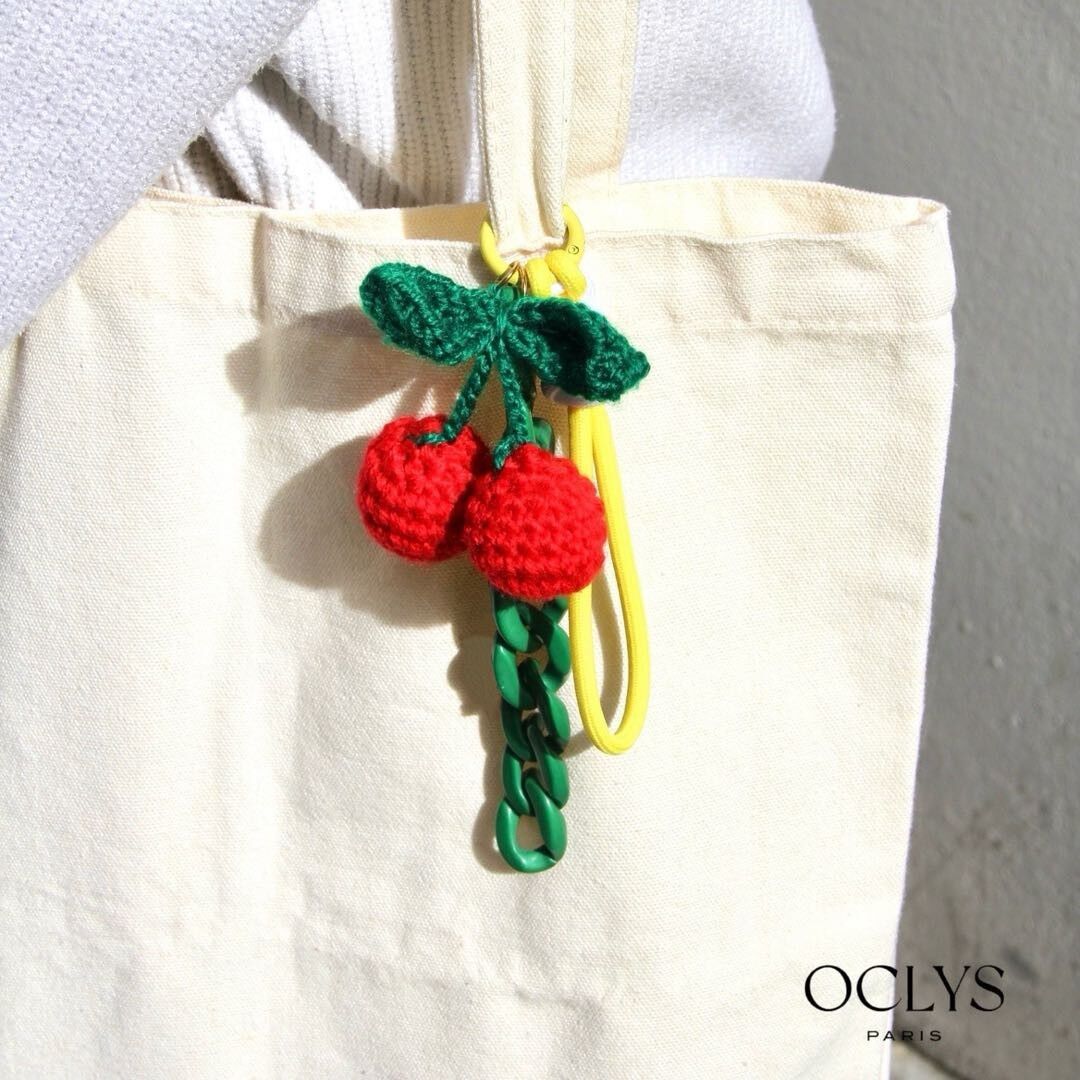Porte clés cordon anse cerises brodées Kili