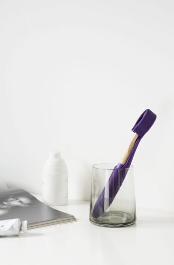 Housse de brosse à dents végétalienne entièrement recyclable + brosse à dents en bambou (violet) 3