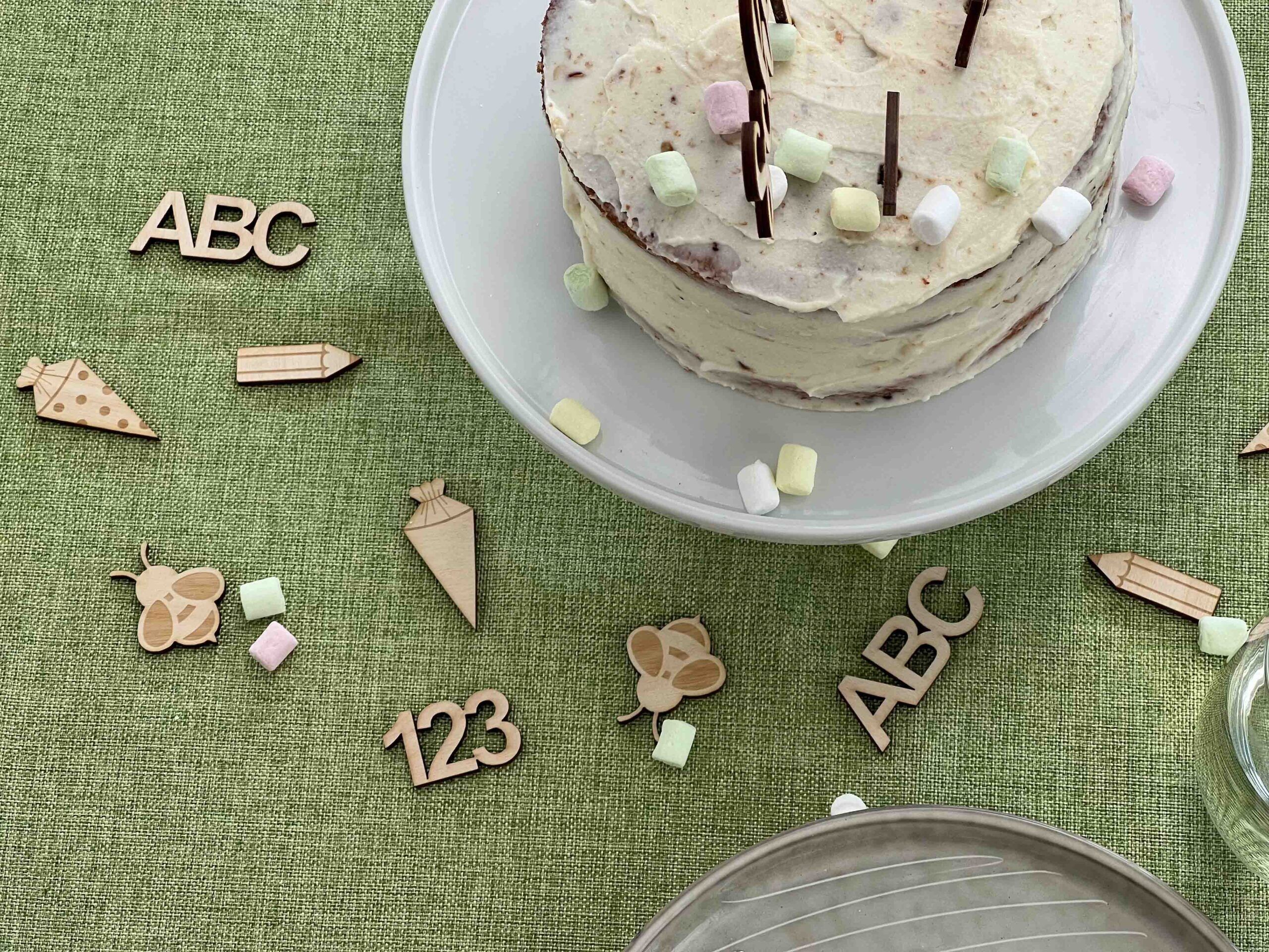 Decorazione sparsa per l'iscrizione a scuola / introduzione alla scuola con cono di caramelle / decorazione da tavolo per l'iscrizione a scuola con ABC, 123, cono di caramelle, penna, ape operaia