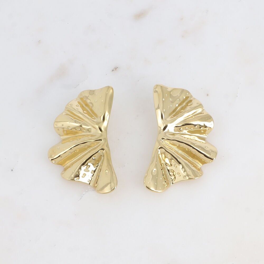 Orecchini a bottone - grande semicerchio ondulato e martellato