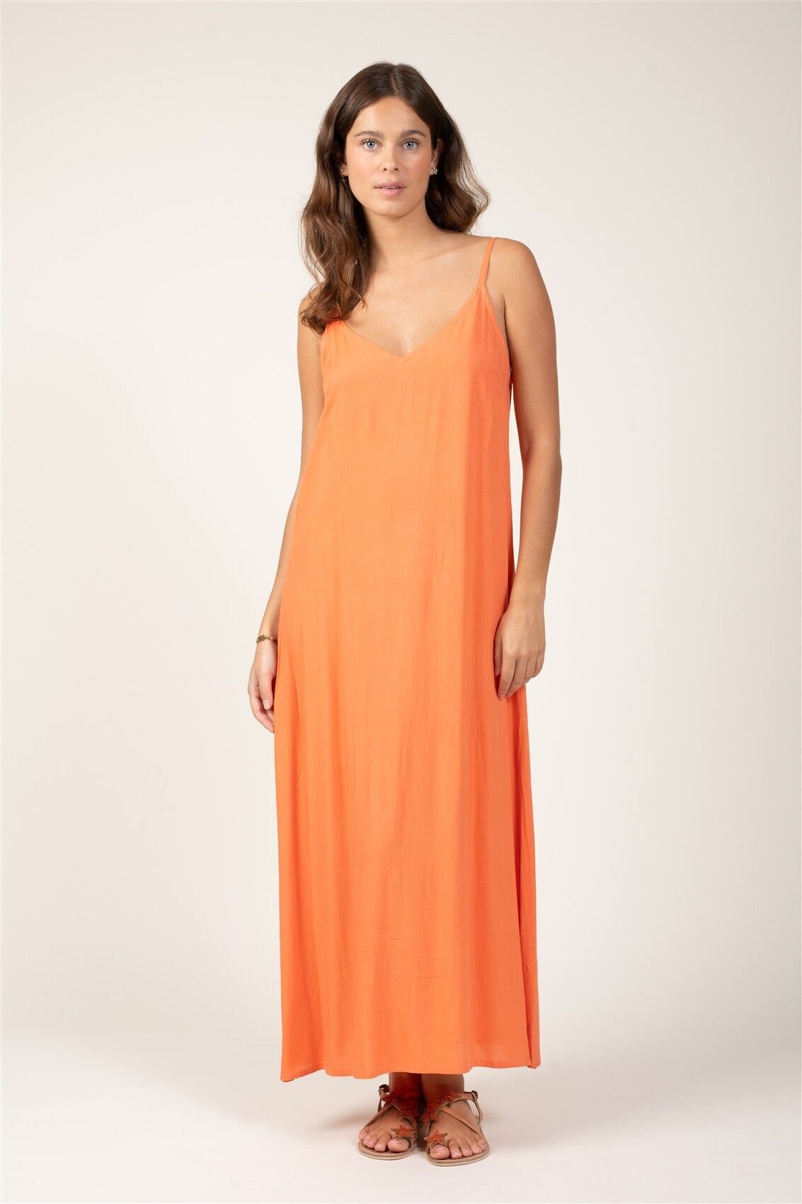 Abito lungo dritto "Pecan Brown" scollo a V, viscosa, SMLXL