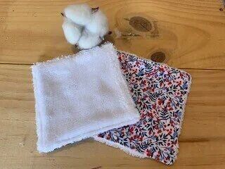 Packung mit 4 blauen, weißen und roten Blumentüchern