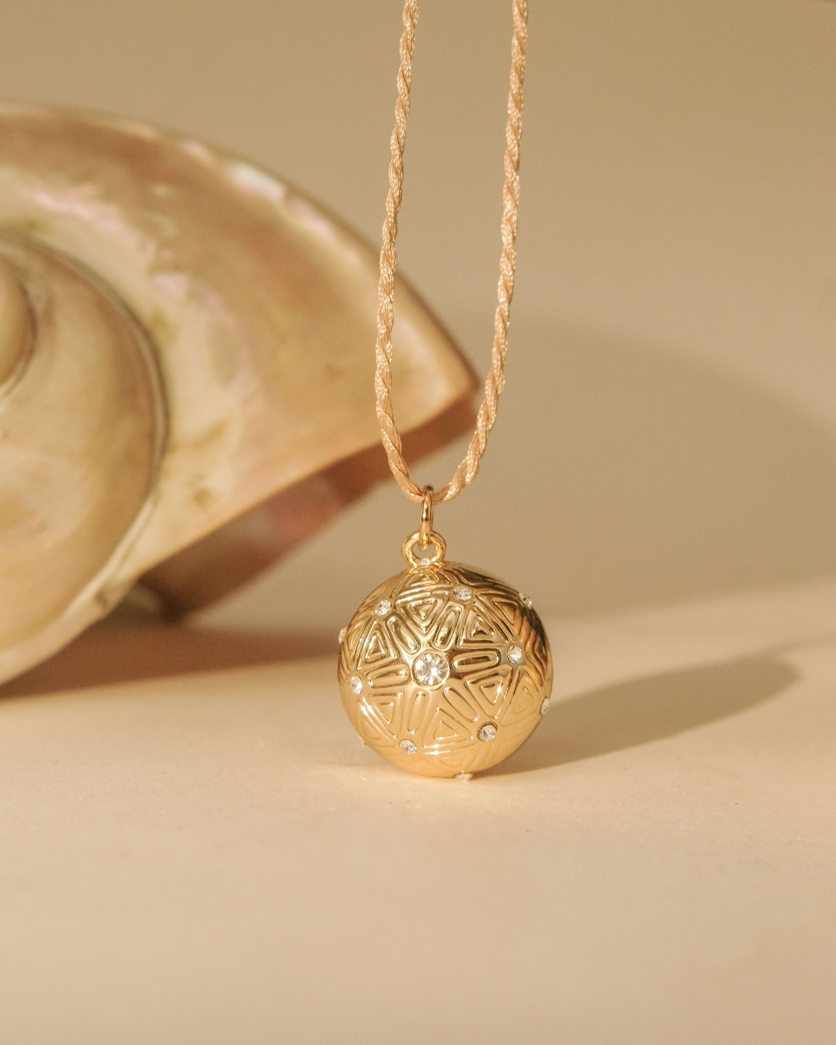 CRISTAL DE VIE pregnancy bola - on cord
