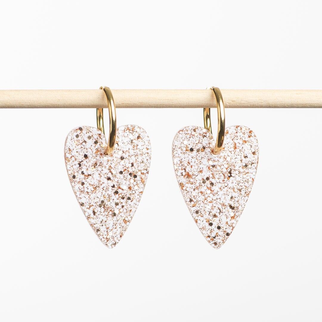 Pendientes de corazón color marfil y champán