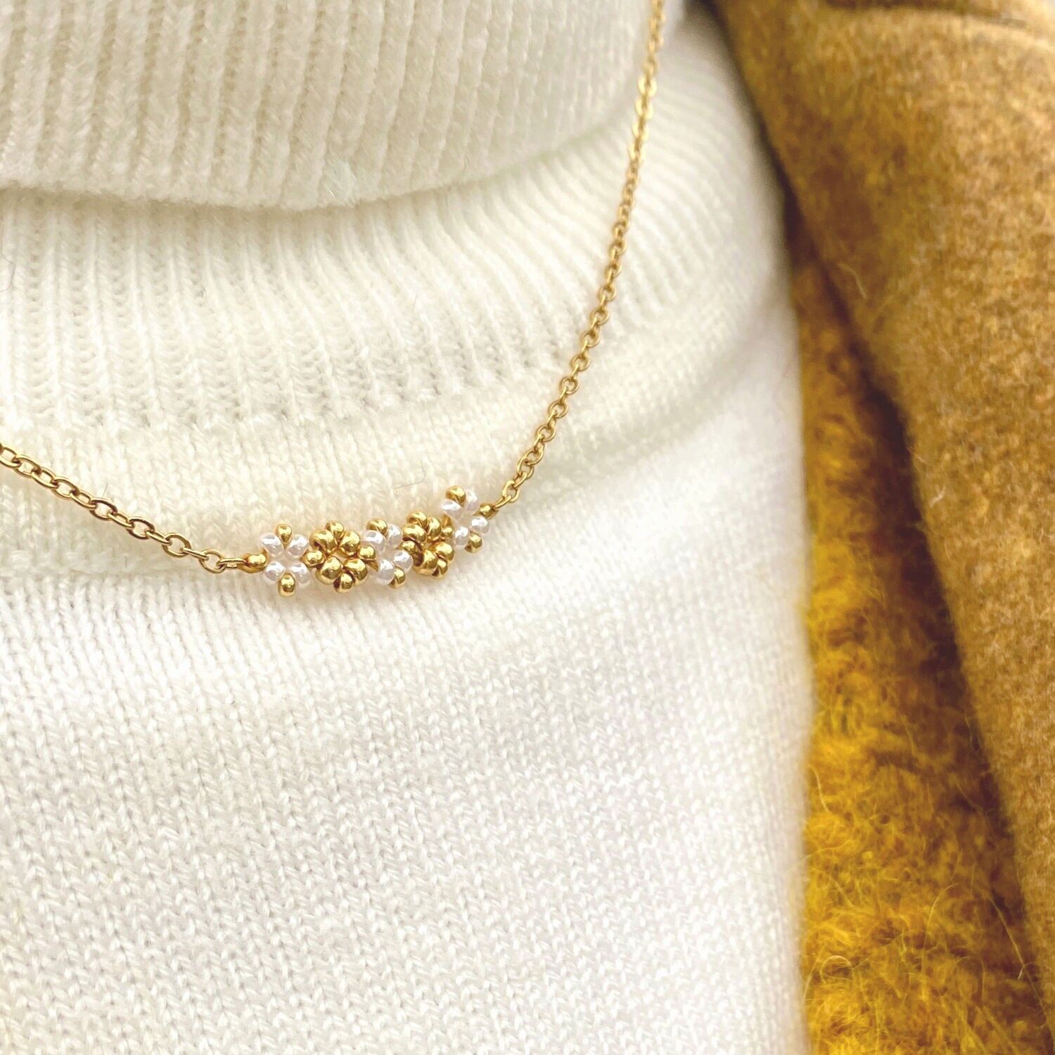 Collana Harumi - Floreale con intreccio di perle