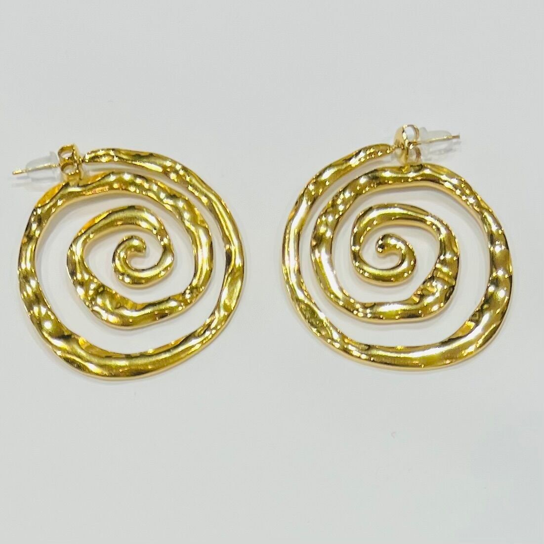 Edelstahlohrringe mit gehämmertem natürlichem Spiralmuster