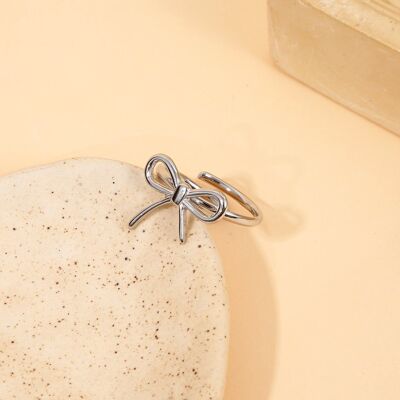 Anello regolabile in argento con nodo lucido