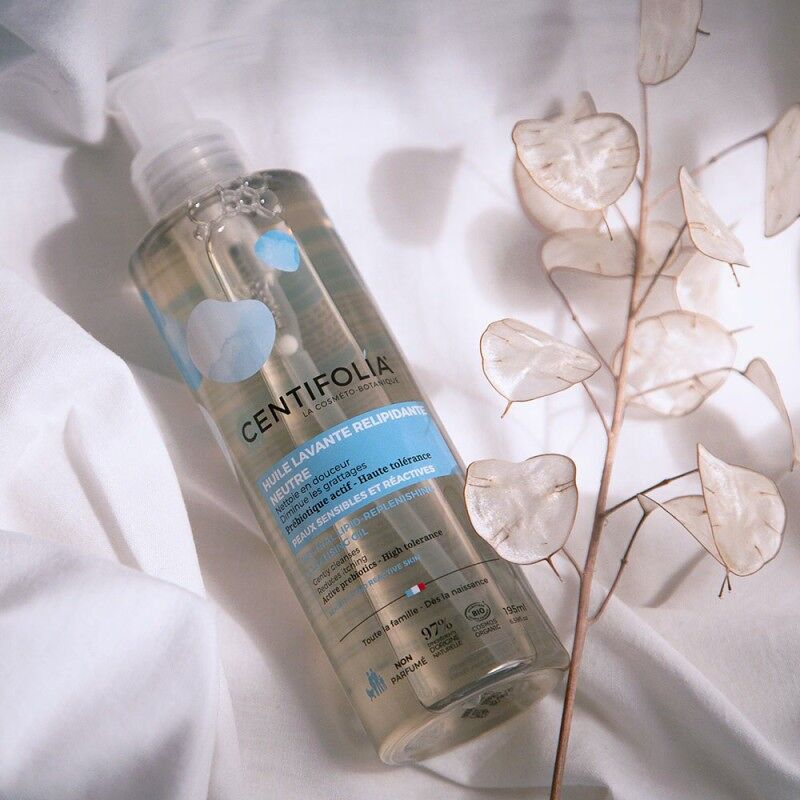 Neutral lipid-replenishing cleansing oil