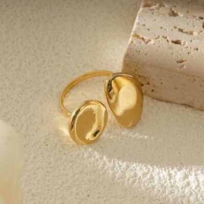 Anillo de oro moderno ajustable con curvas pulidas