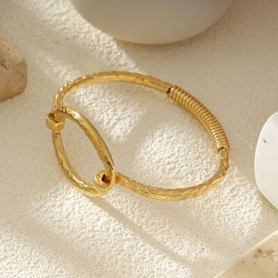 Pulsera de oro martillado con eslabón central