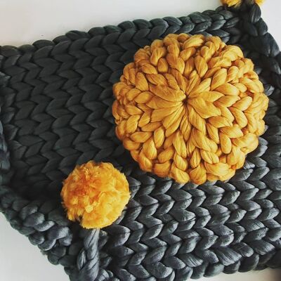 Giant Knit Scatter Cushion Kit