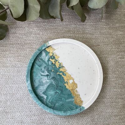 White-green marbled bowl