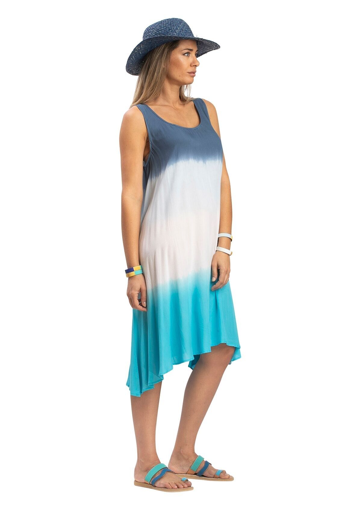 Abito di media lunghezza.Girocollo &quot;tie-dye blu&quot;, senza maniche, orlo arrotondato, punte laterali