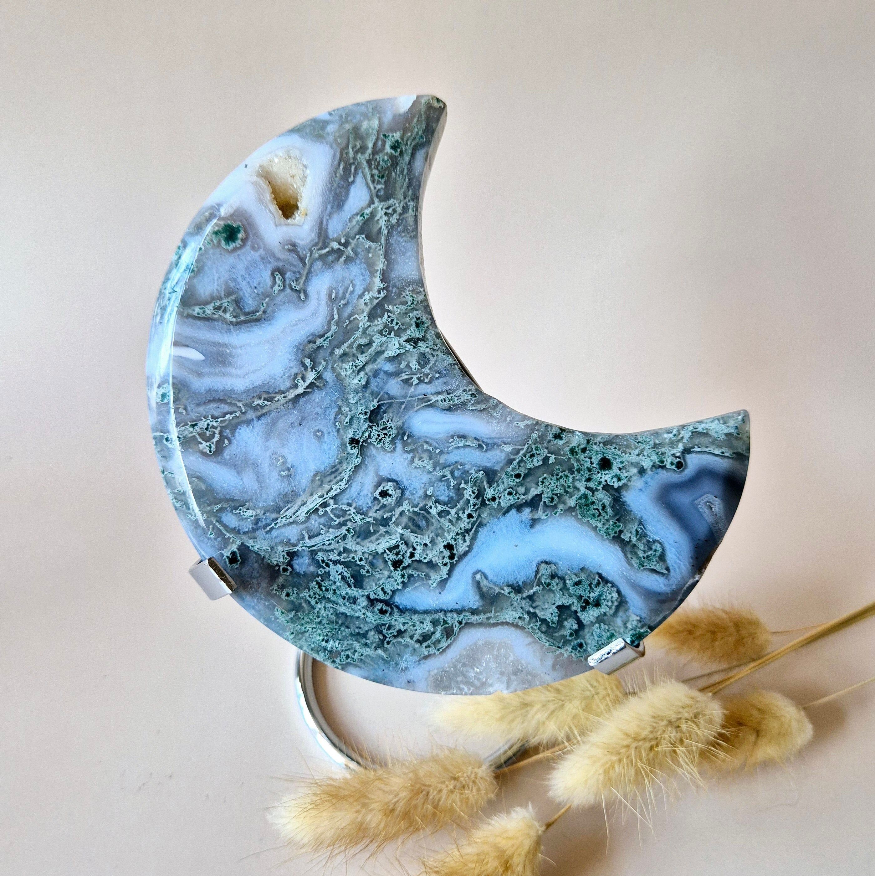 XL Gemstone Agata muschiata Luna su supporto (Druzy e motivi) #145 - 410g 13cm