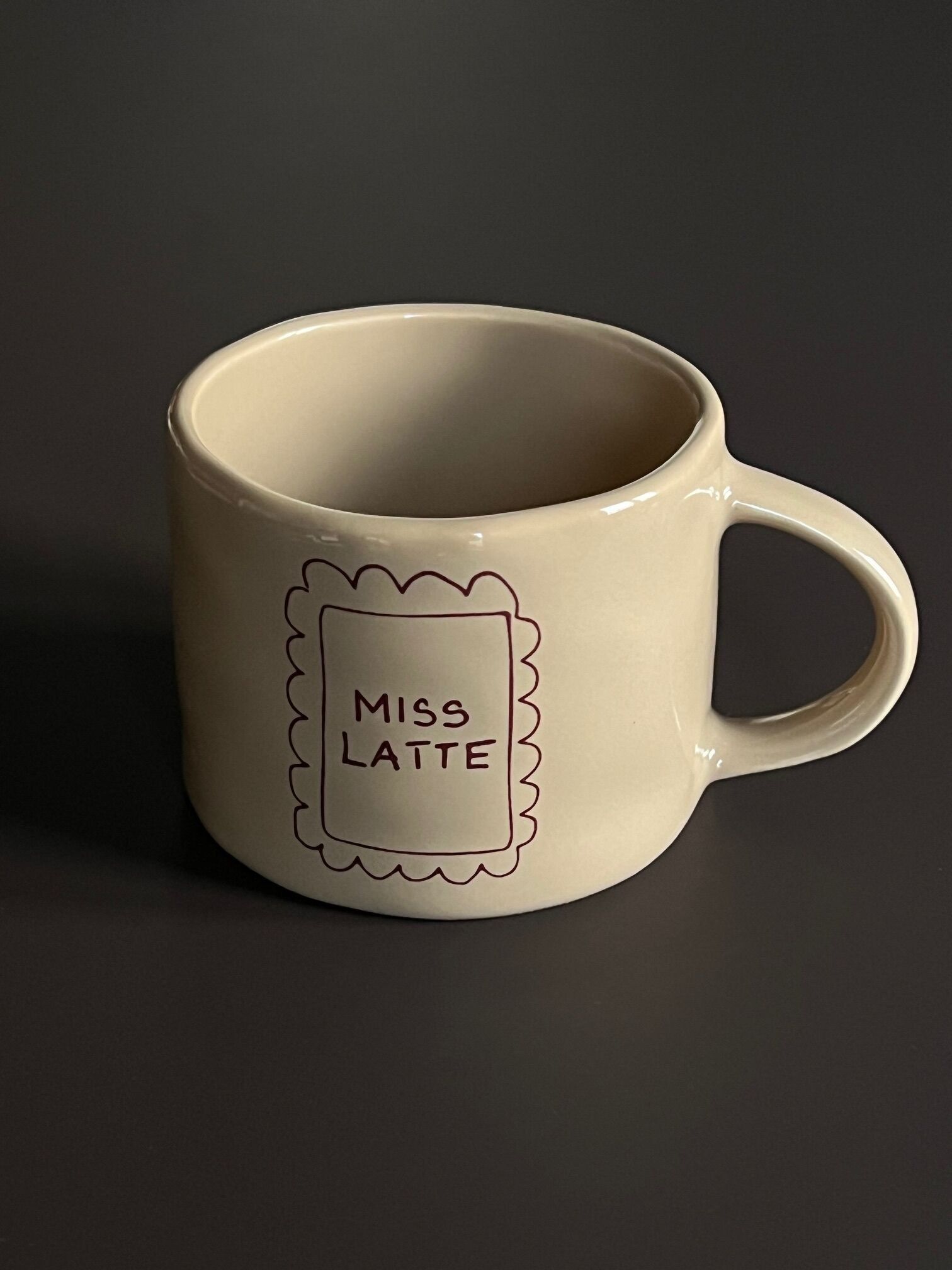 Sisi Tasse, Miss Latte