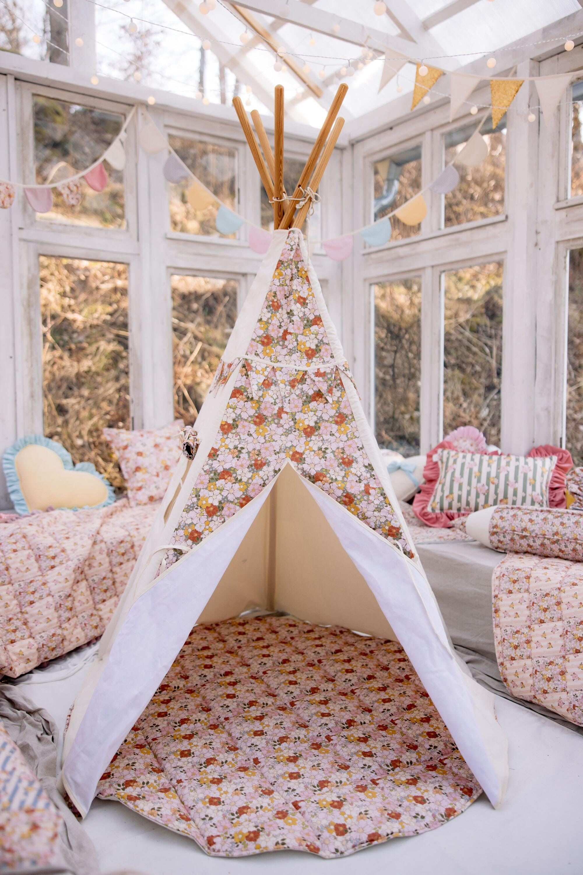 Cotton teepee tent for girls with flowers print “Green garden”  floral and stylish tent, birthday gift idea for girl, spring home decoration