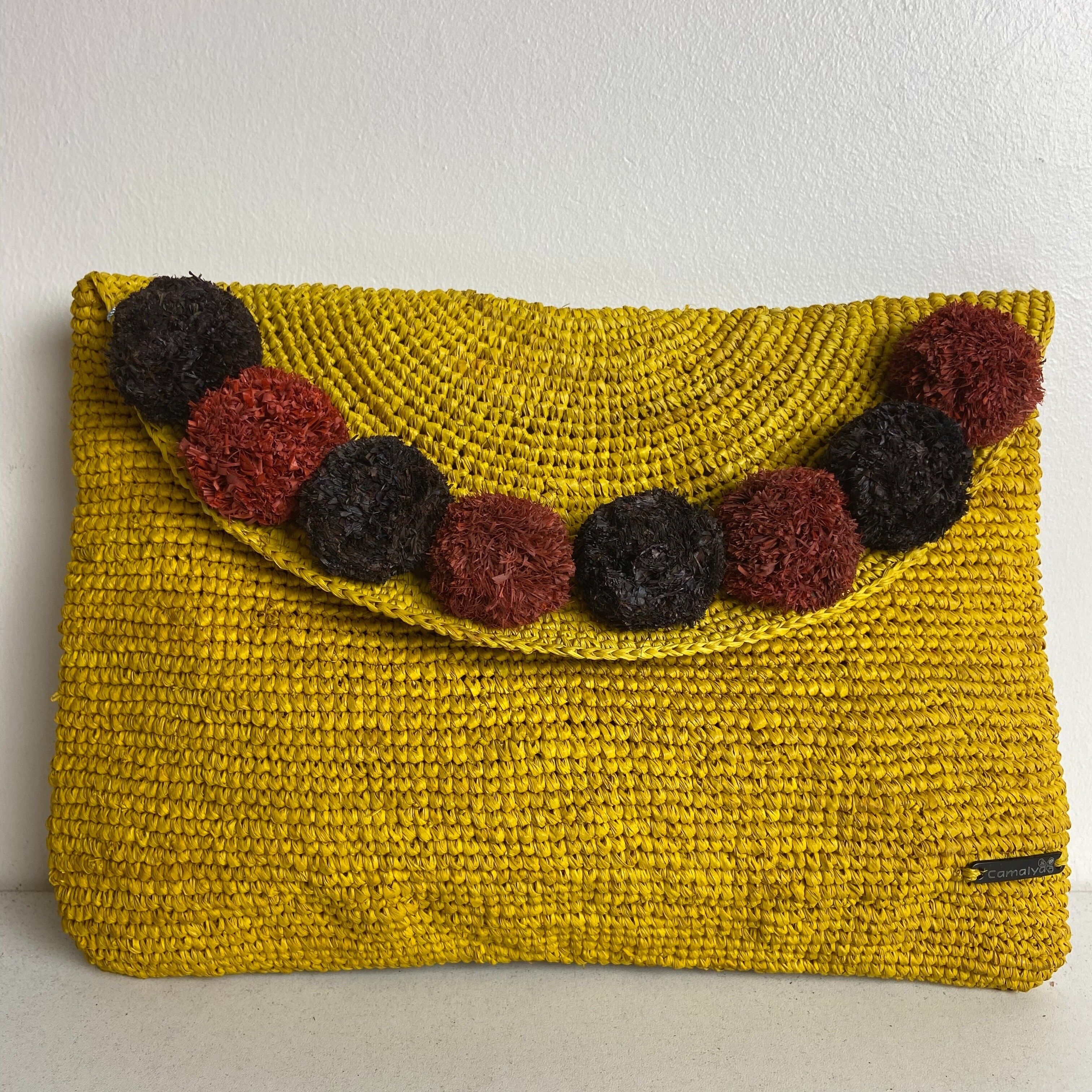 Pompon Karia Banana Marrone + Ruggine