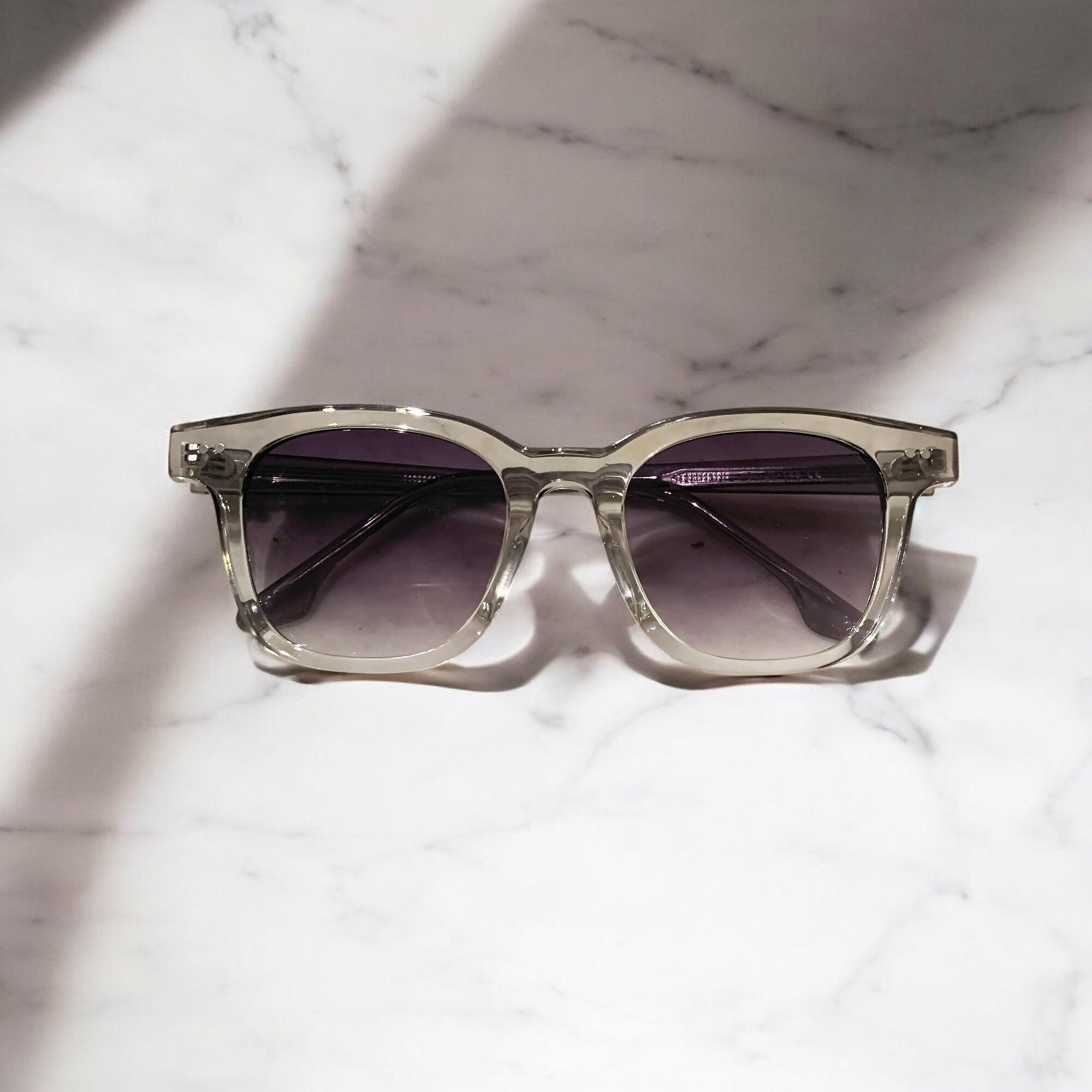 OCCHIALI DA SOLE - UOMO O DONNA ADULTI - UV400 / LENTI SFUMATE IN CRISTALLO - Forniti con custodia