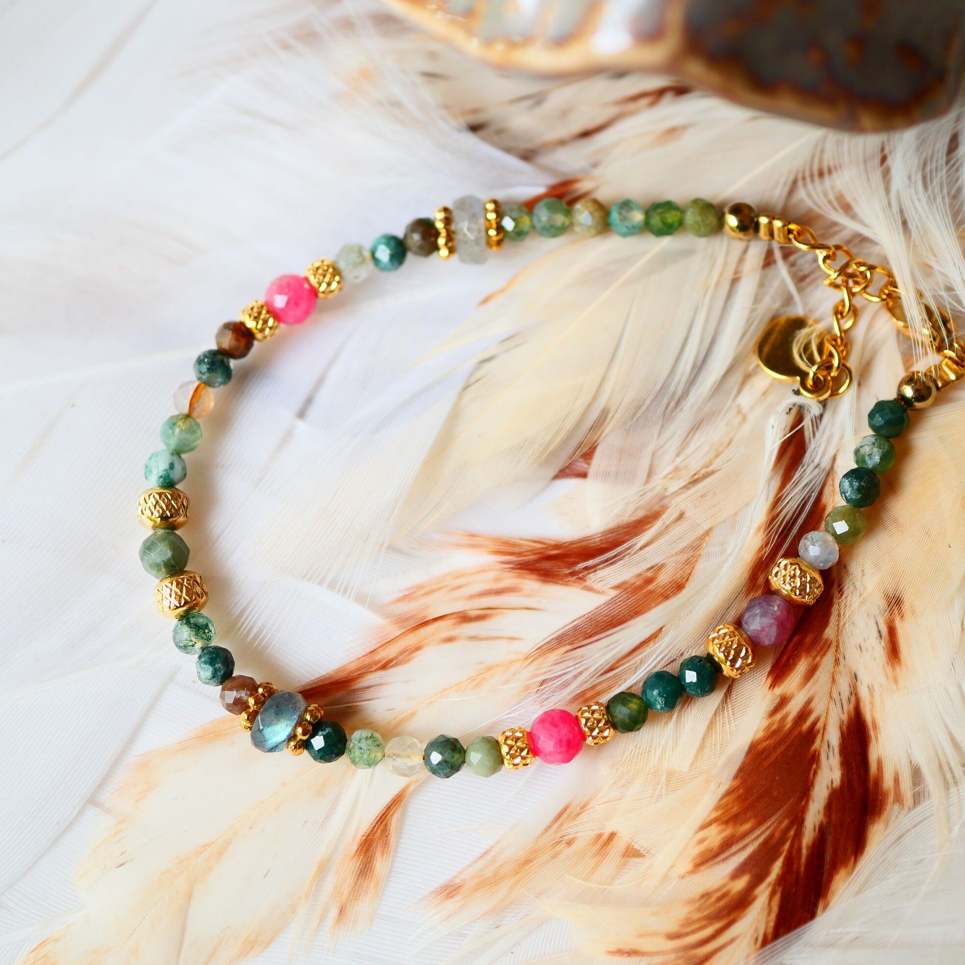 Bracciale TATVA in acciaio inossidabile con agate indiane, rodoniti, labradoriti. Eequilibrio, armonia, calma e protezione.