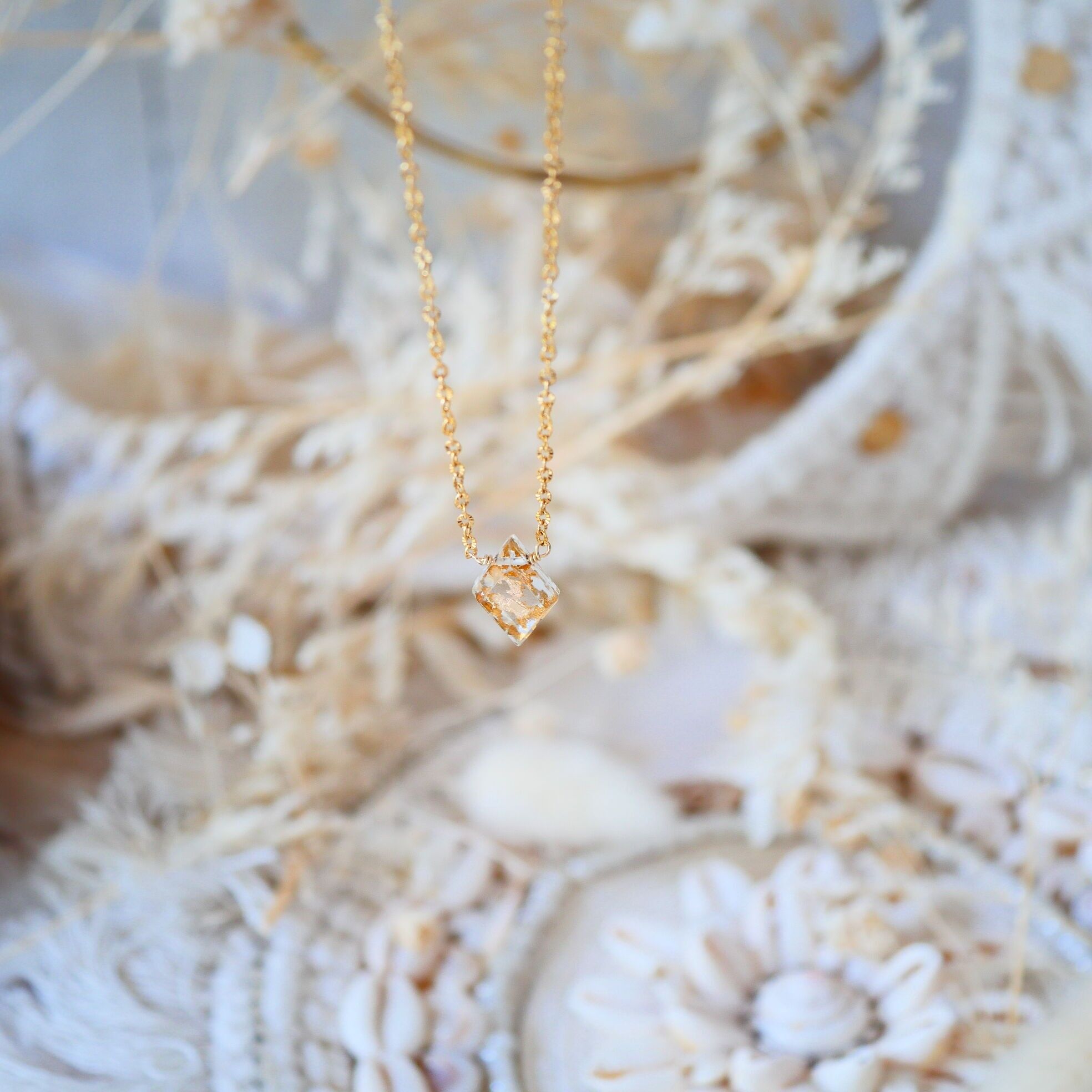 Collana UTTHAAN - Cristallo di quarzo naturale - Elevazione e protezione