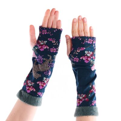 Prunus Serrulata Mittens