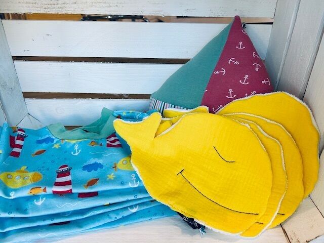 Musselin Waschlappentier Wal, für Babys und Kinder in zitronengelb