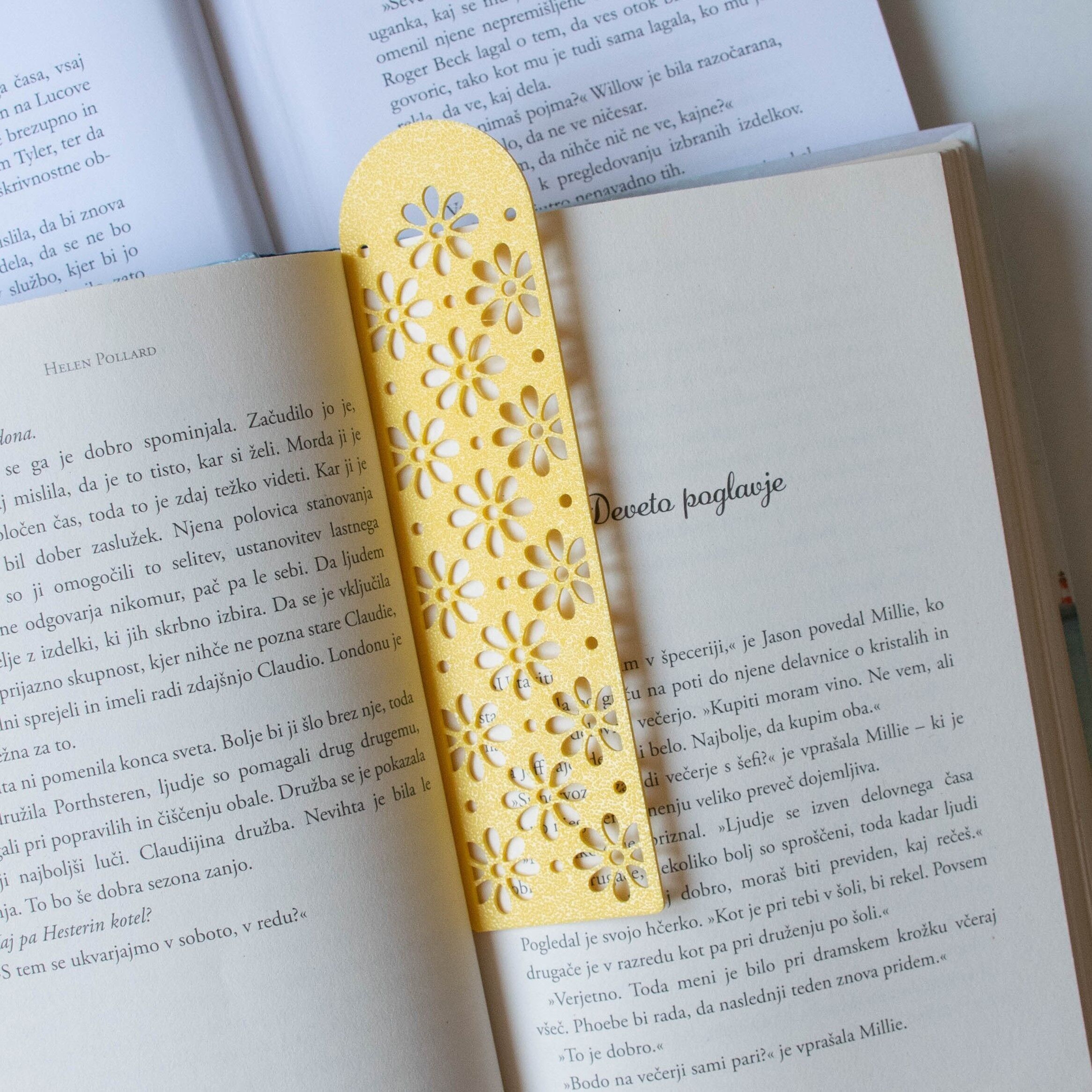 Lesezeichen gelb – Daisy Flowers modernes Lesezeichen