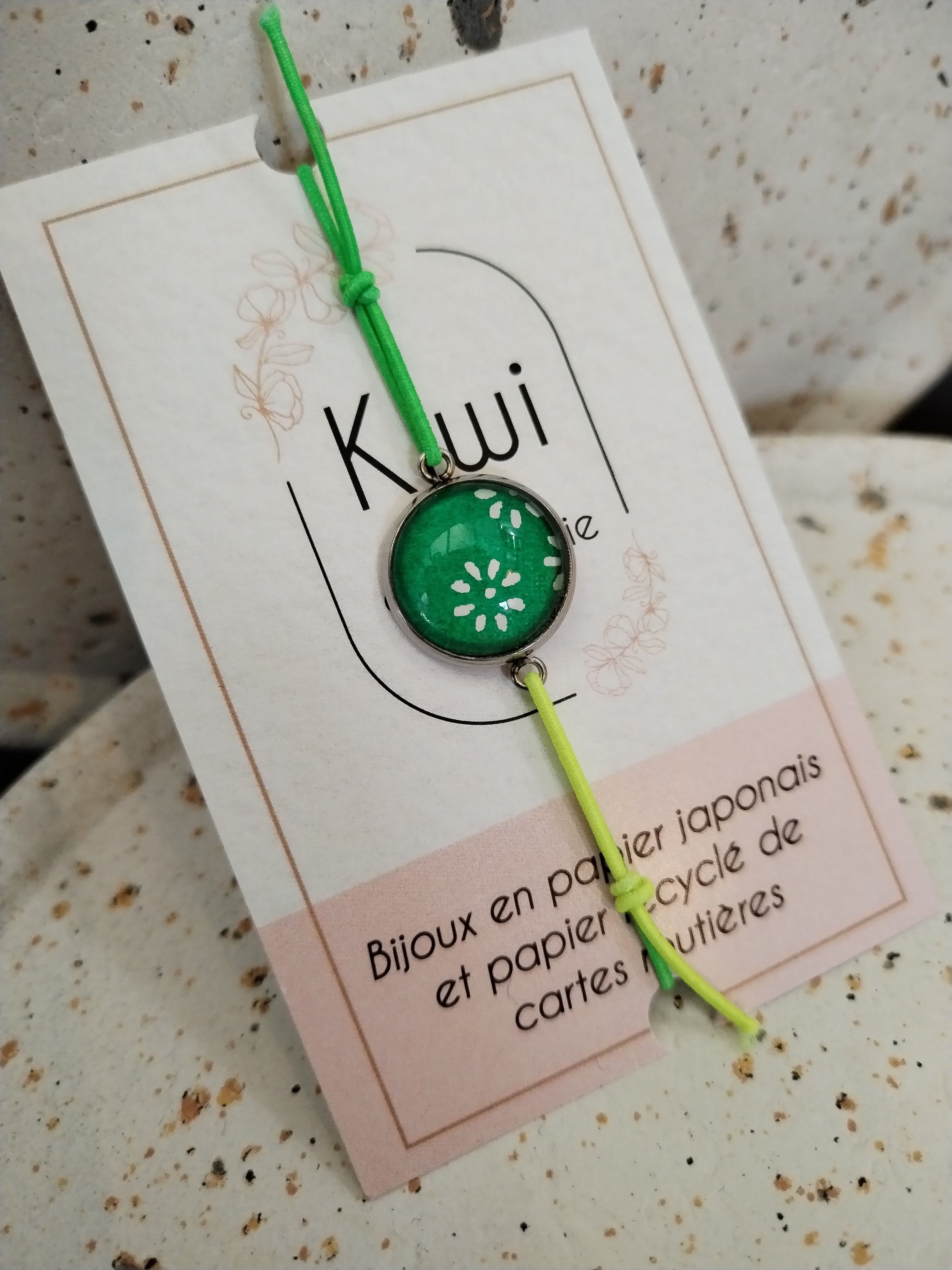 Grünes elastisches Armband aus japanischem Papier