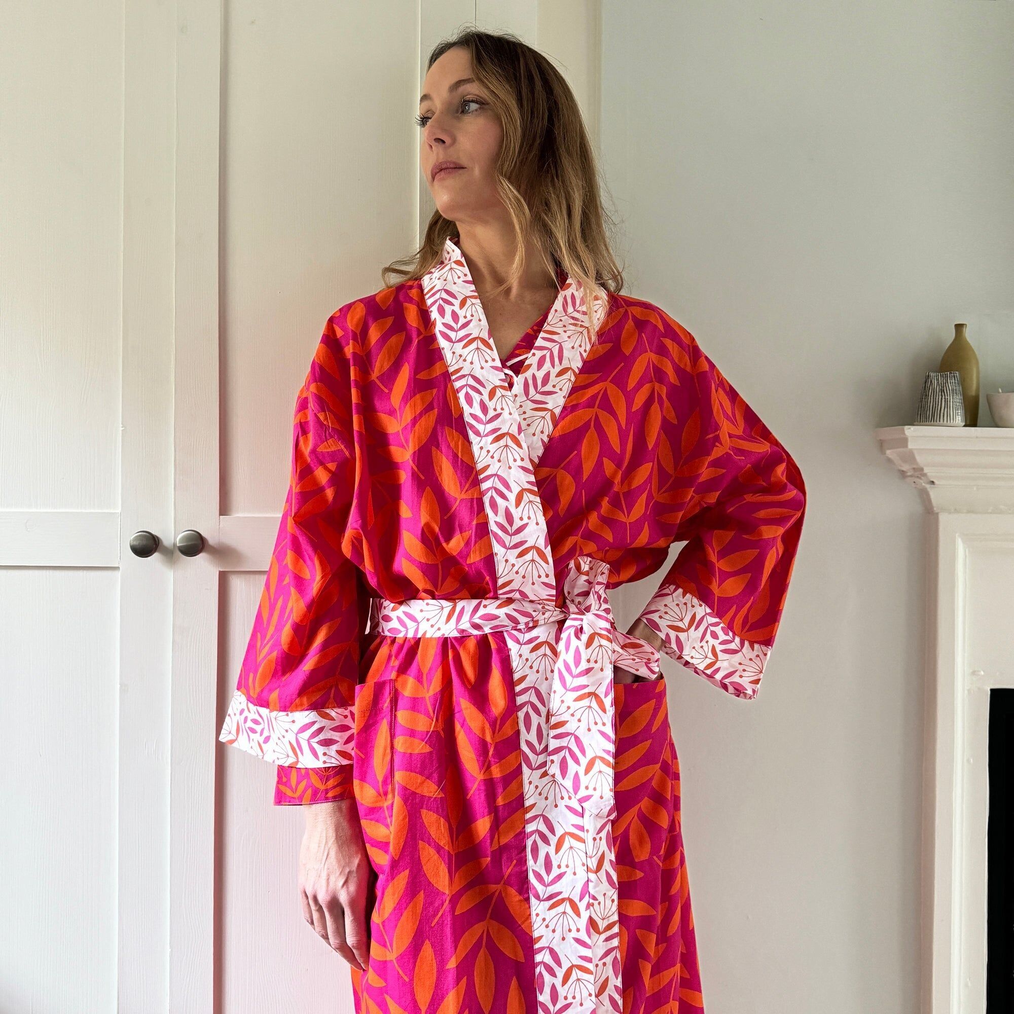 Langer Baumwollkimono – Großes Blatt Magenta & Orange