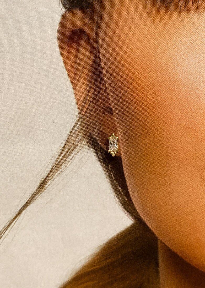 Orecchino di polvere di stelle d'oro