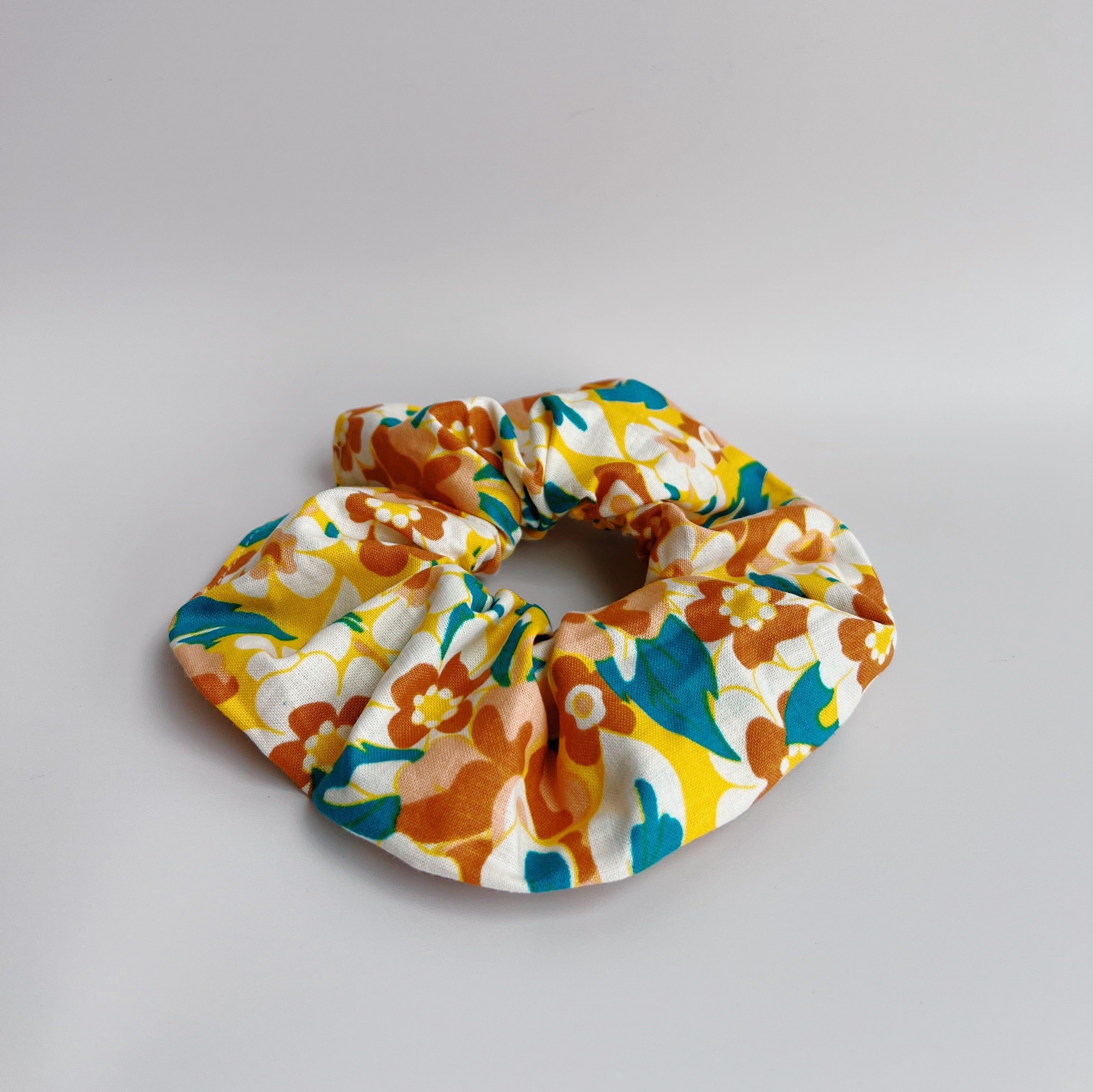 Haargummi aus Upcycling-Stoff