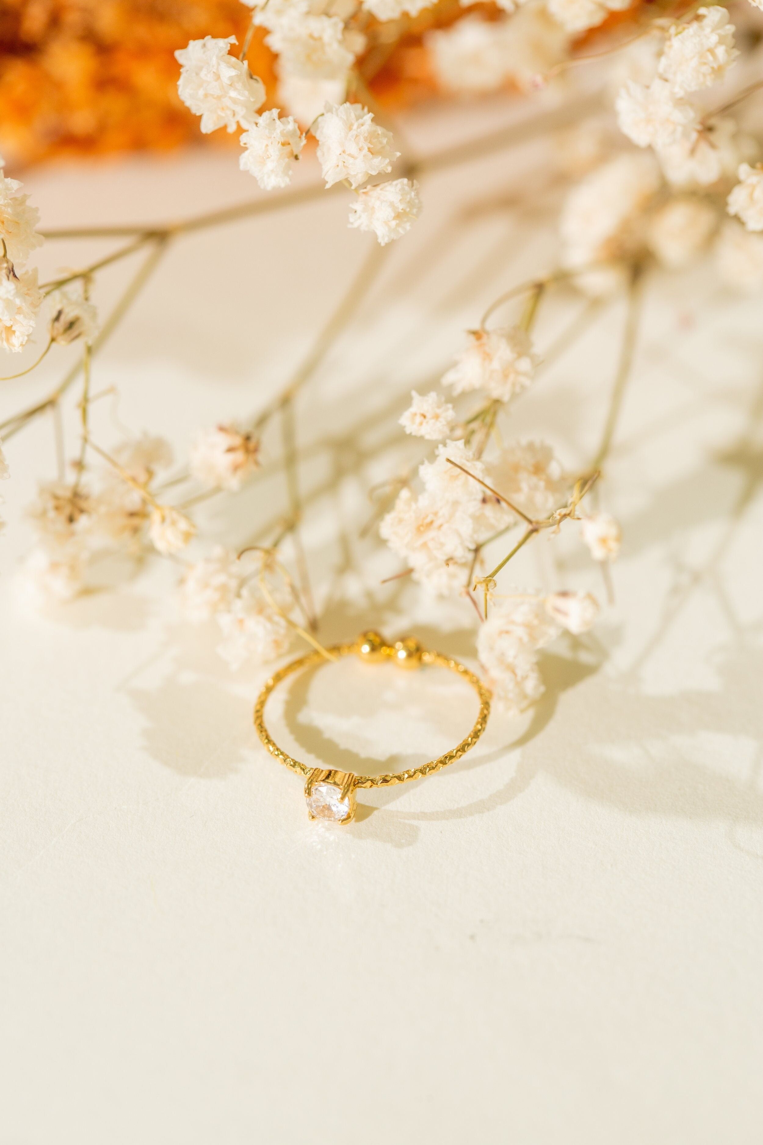 Feiner goldener Strassring