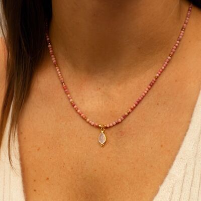 Collana con ciondolo a goccia – pietre naturali e acciaio inossidabile dorato