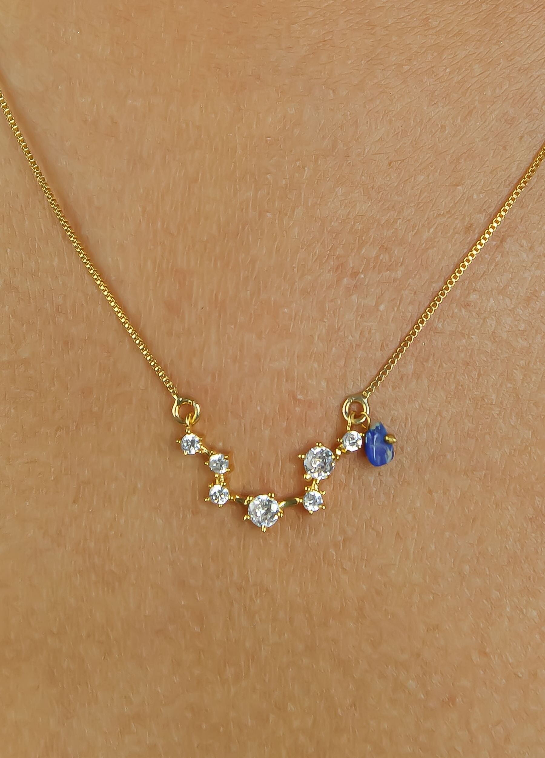 Collar con la estrella del zodiaco Virgo