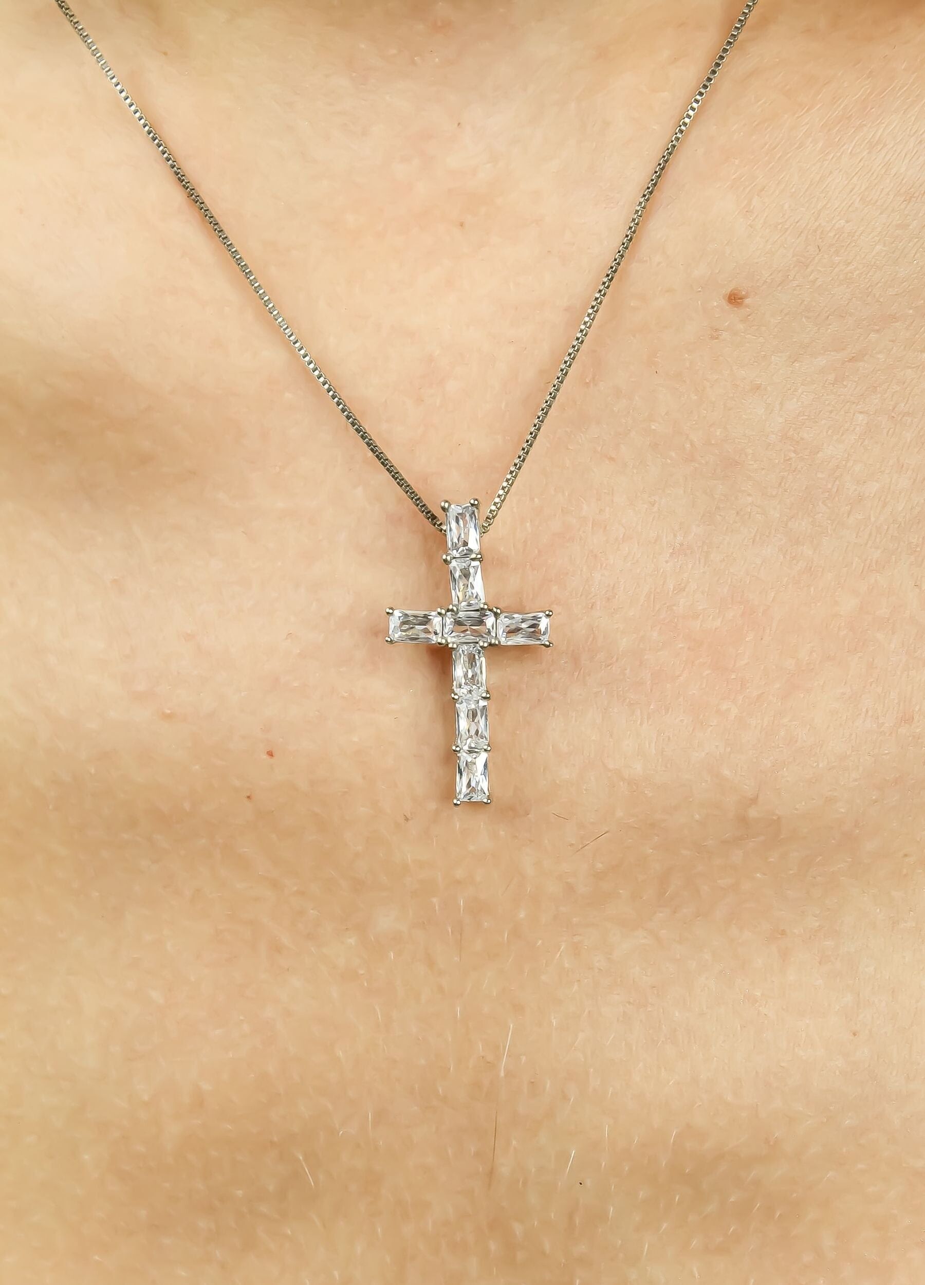 Silberne Halskette mit Redemption-Anhänger