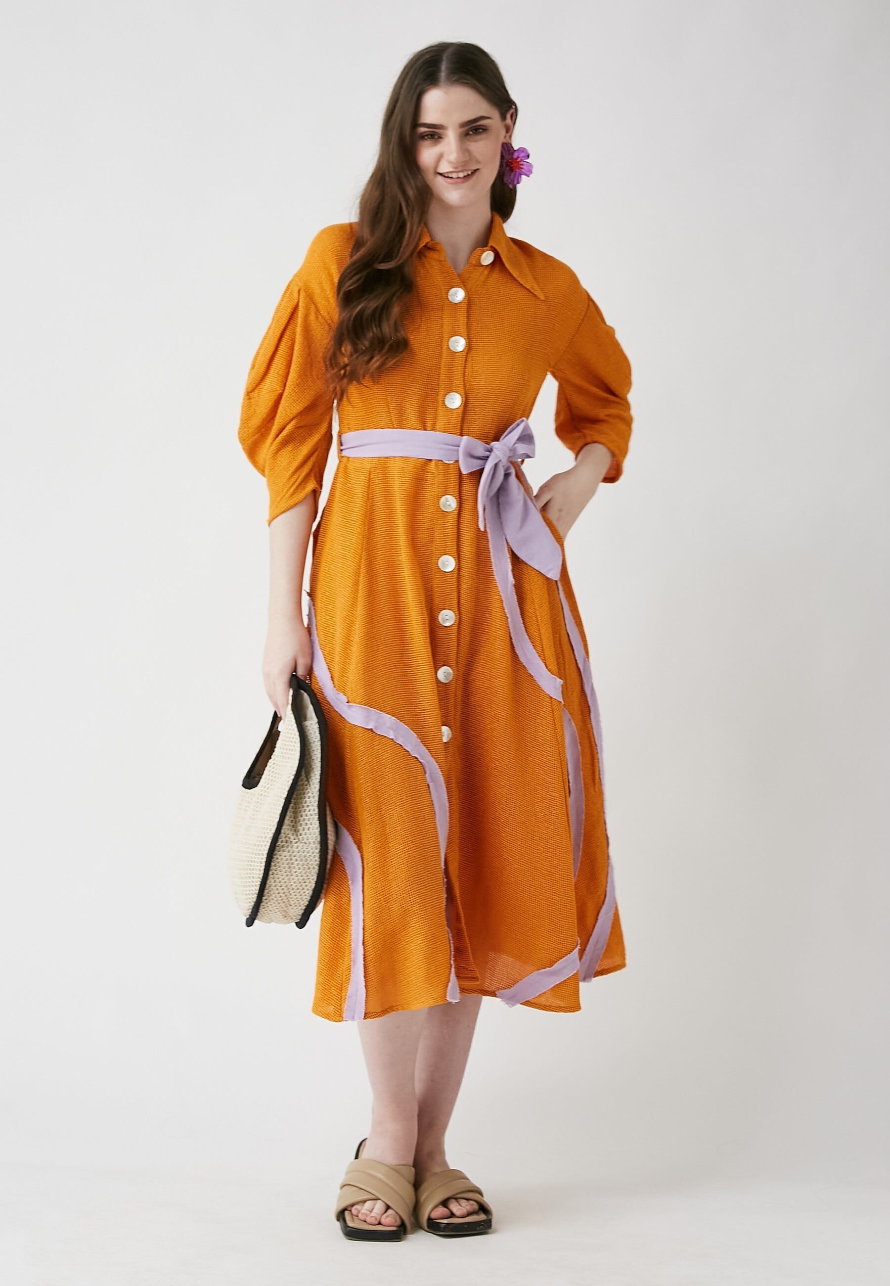 Korallenoranges Kleid