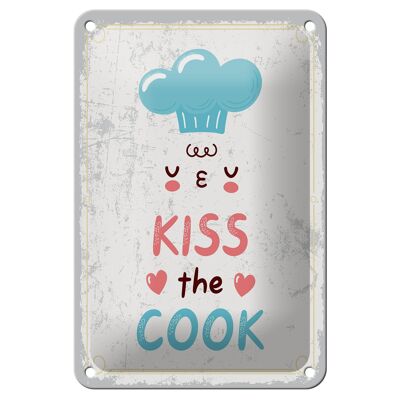 Plaque en tôle 20x30 cm avec inscription « Embrasse le cuisinier » en forme de toque de chef
