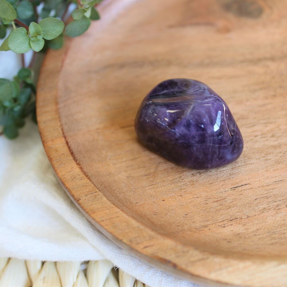 Amethyst tumbled stone Size L